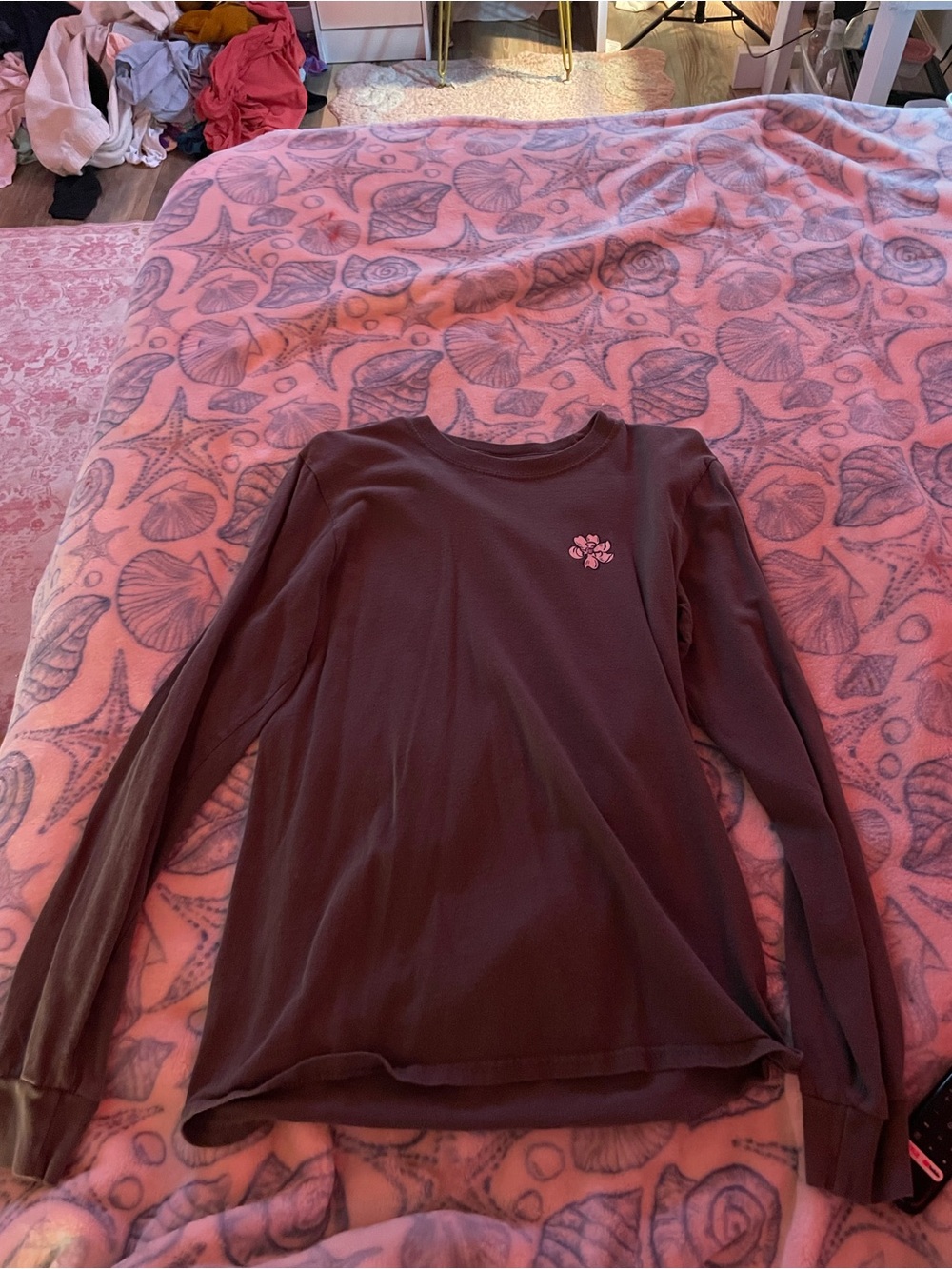 Women's Long-Sleeve Crewneck Top with Floral Heart Detail - Black
